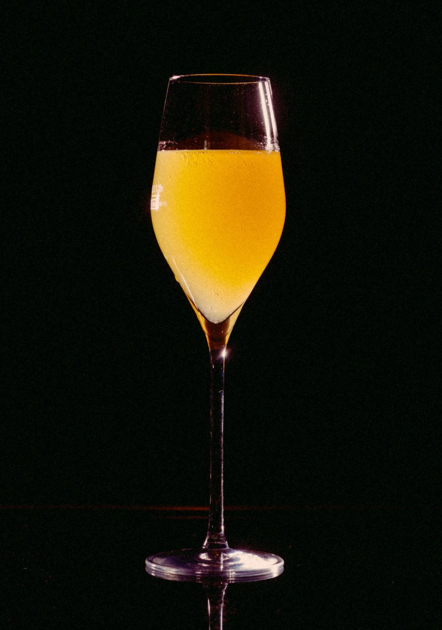 Recipe: 10cl Alexandra Rosé 4cl Peach Puree