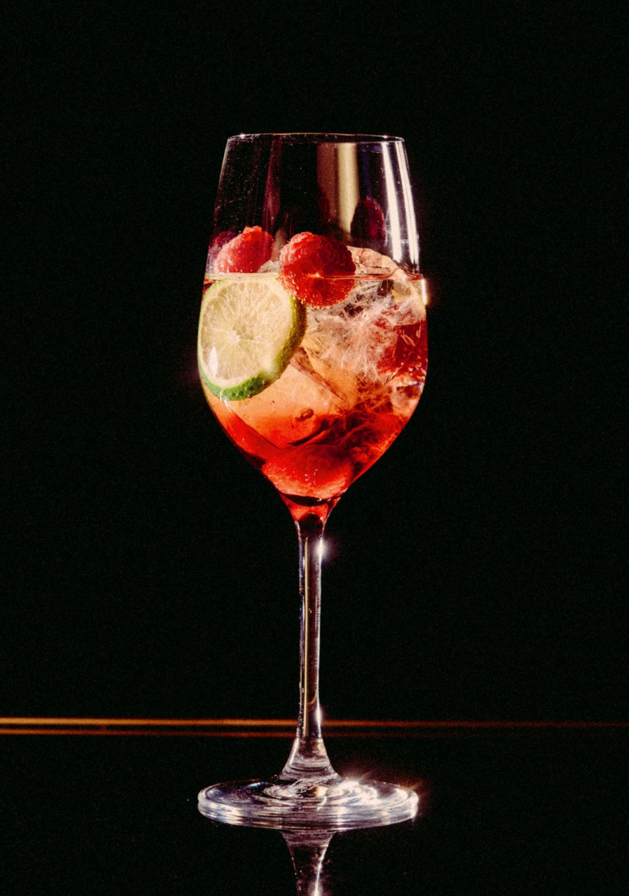 Recipe: 2cl Chambord 1cl St. Germain Filled with Alexandra Rosé
