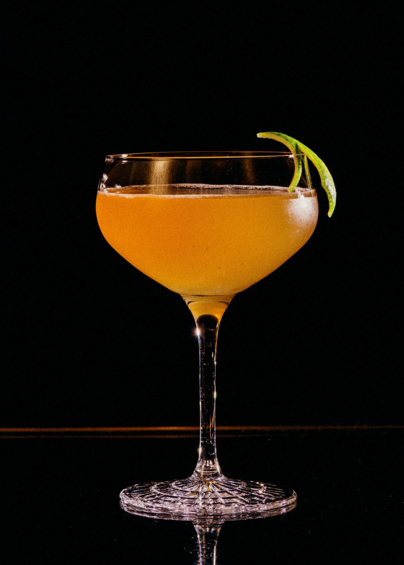 Recipe: 5cl Plantation Pineapple 2cl Rose's Lime Juice Lime
